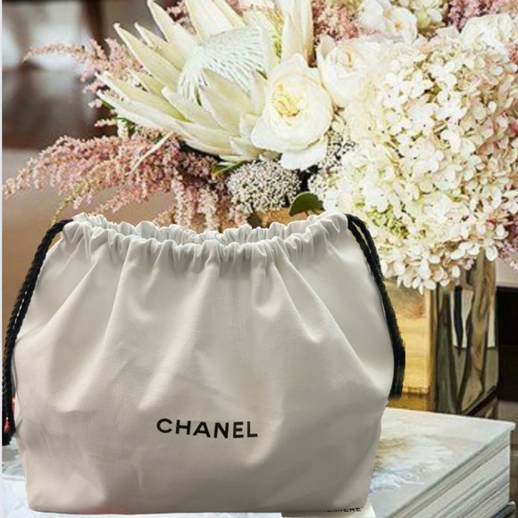 CHANEL white cotton canvas drawstring pouch cosmetic bag storage bag - Authentic - Picture 1 of 13
